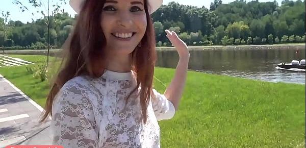  Jeny Smith showing her pussy to a strangers in public park.